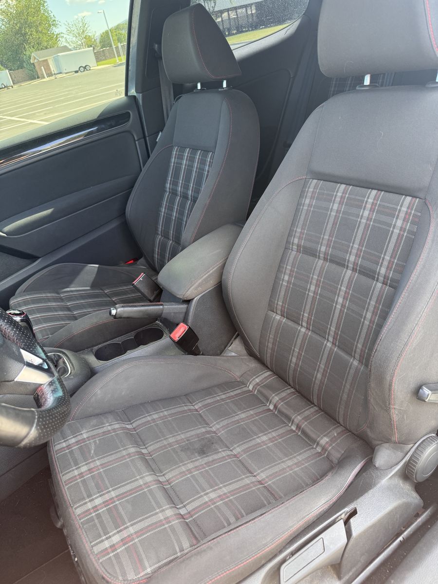 Main image 7
