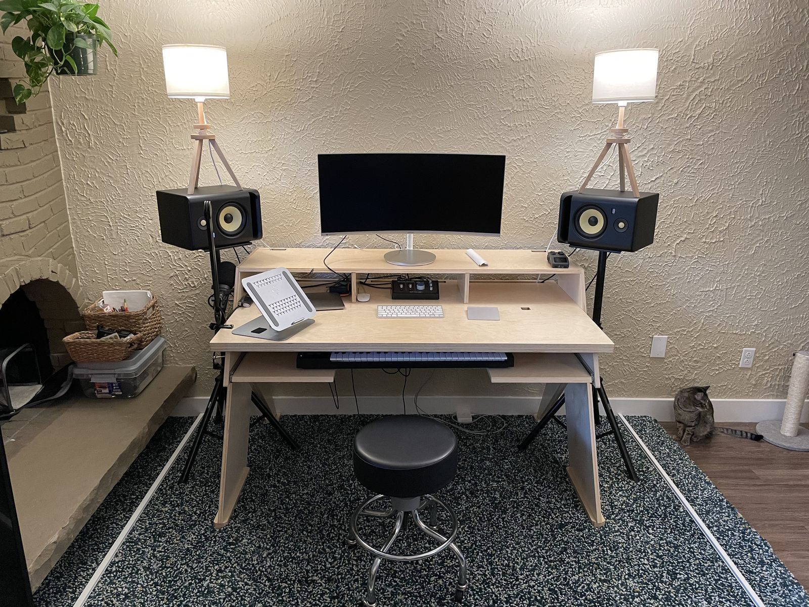 DEFI PLATFORM STUDIO DESK