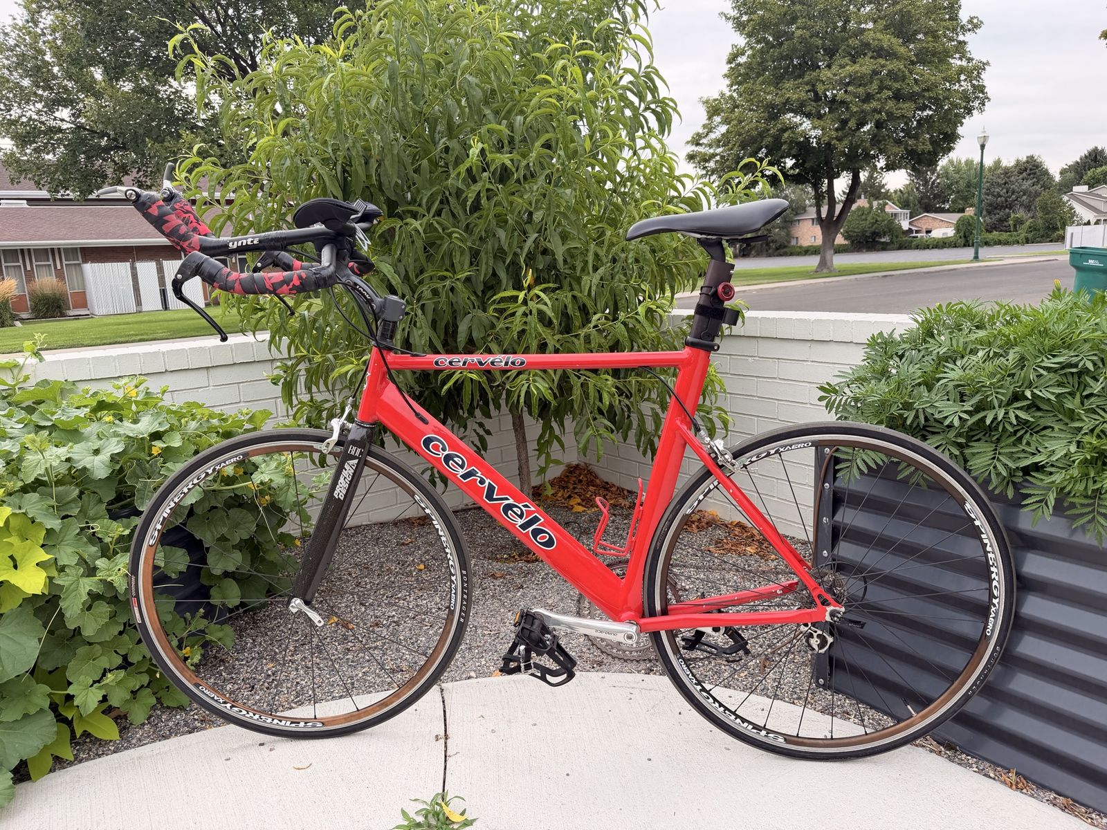 Ultra light Cervelo P2C Triathlon/Time Trial Road Bike - Red, Aero Bars, Race Ready