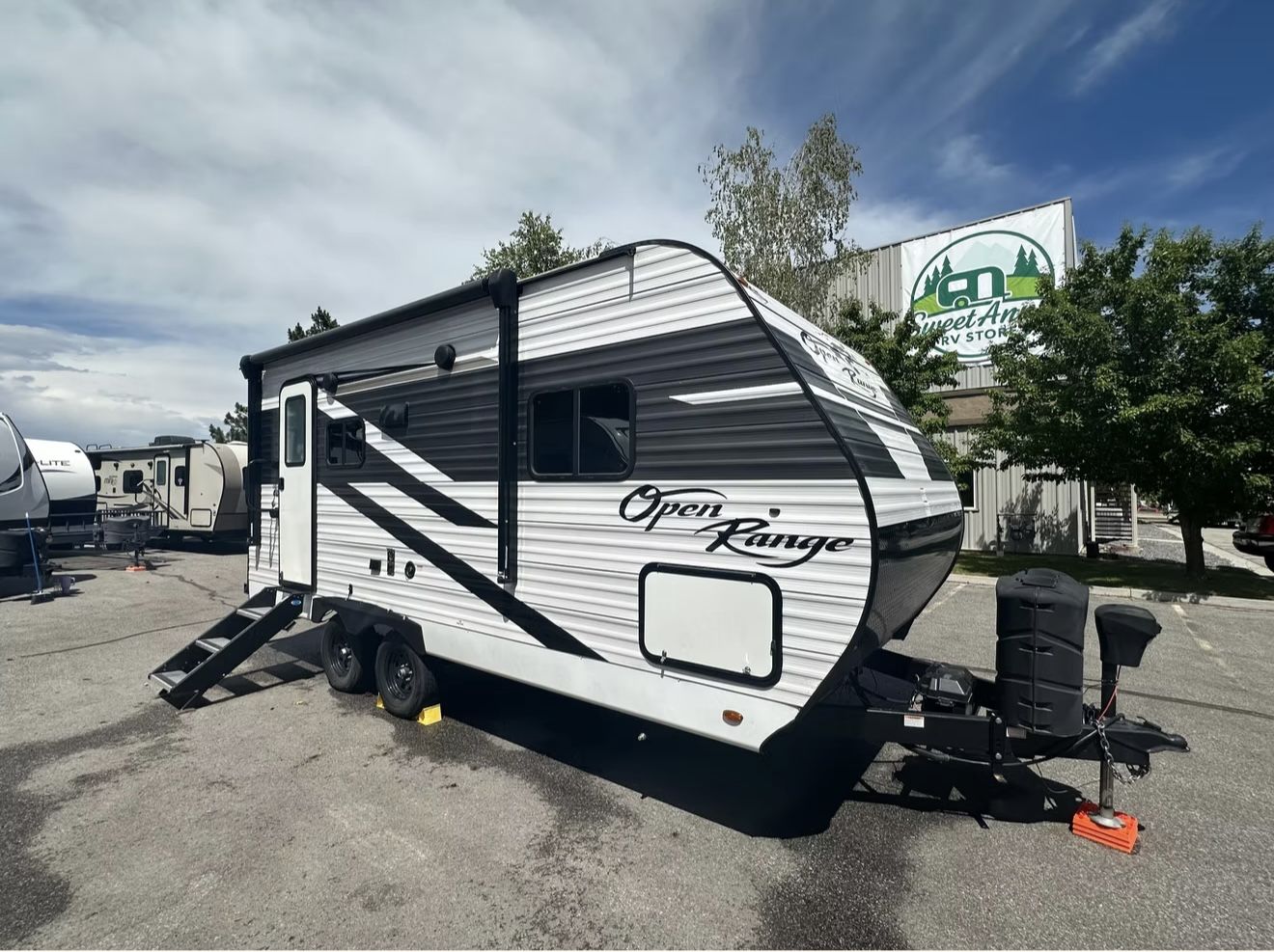 2022 Highland Ridge Open Range 20FBS Couples Coach Bumper Pull Travel Trailer