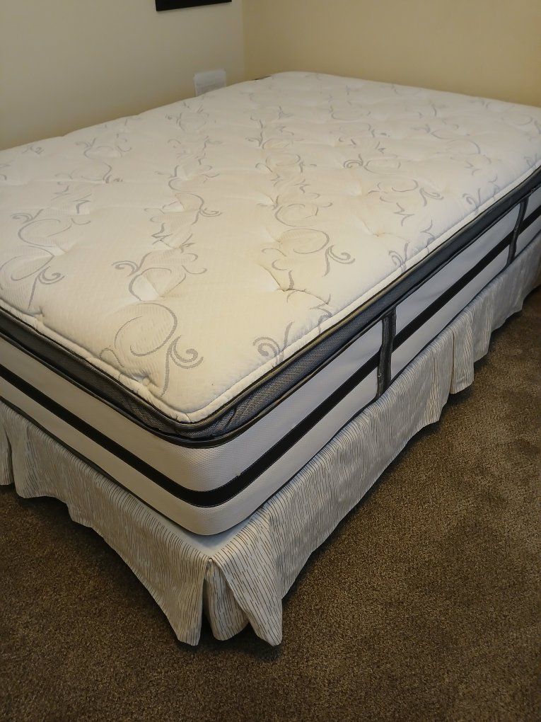 Full size Beautyrest Vanderbilt Plush Mattress (frame and low-profile box spring available also, as well as sheets)