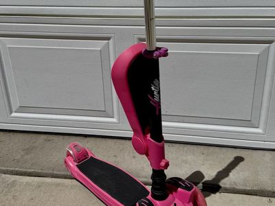 Kids hurtle 3-wheeled scooter