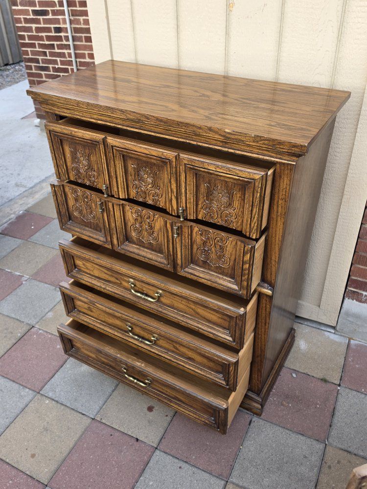 Main image 3