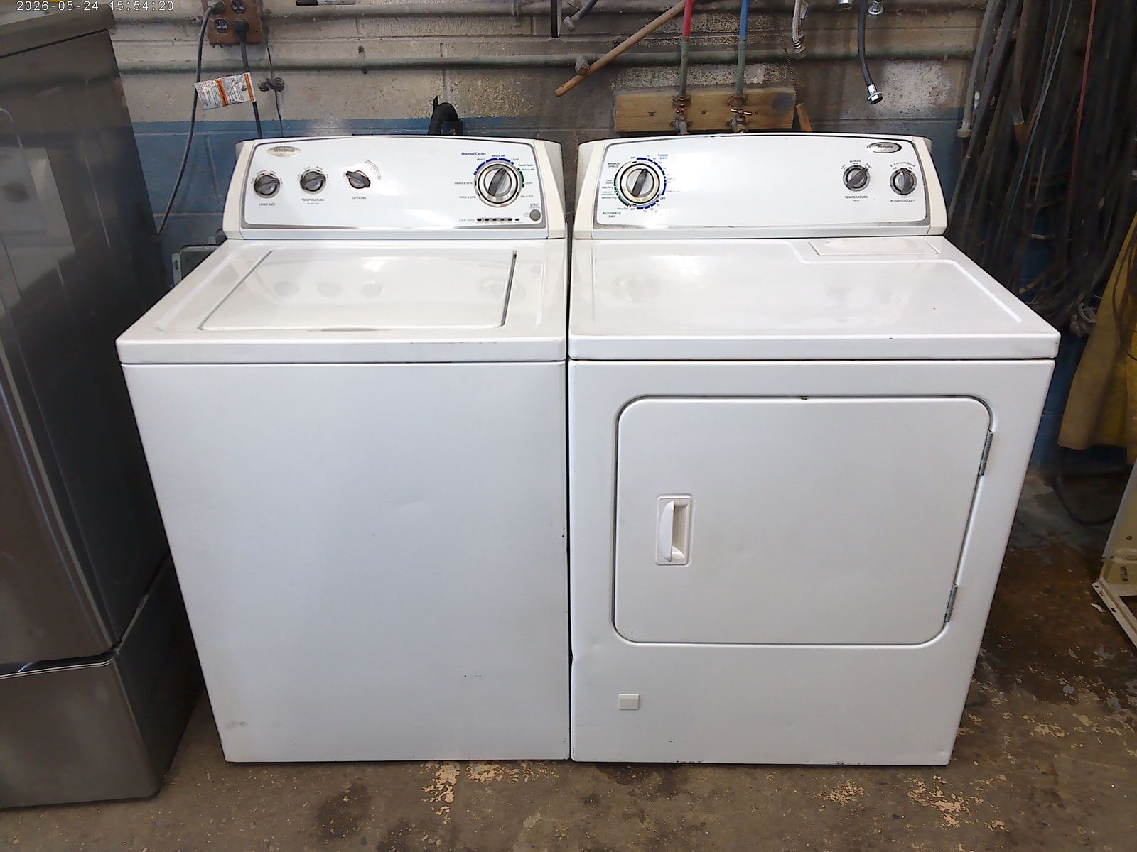Whirlpool top load washer with matched gas dryer