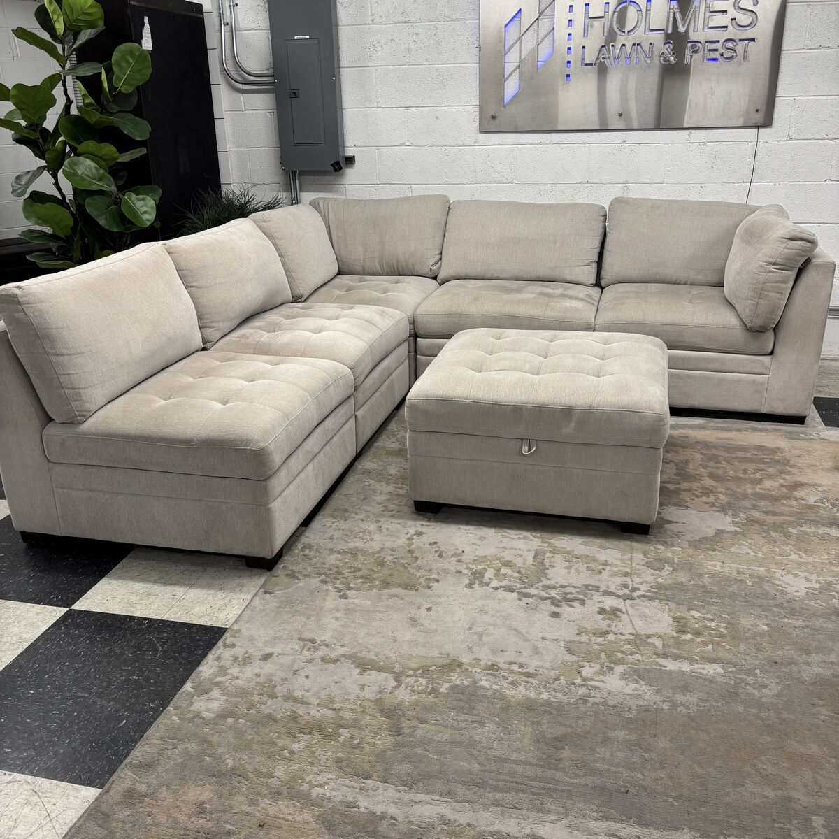 THOMASVILLE TISDALE MODULAR 6-PIECE SECTIONAL W/ STORAGE OTTOMAN!
