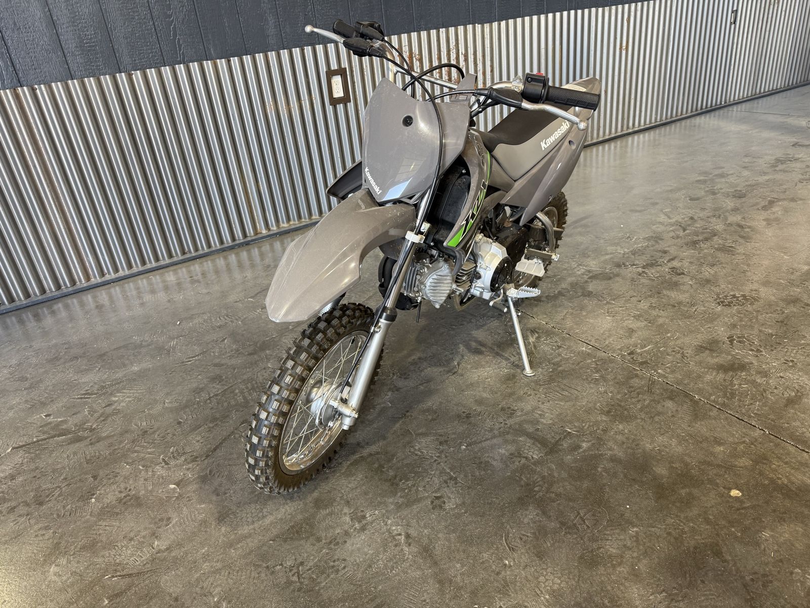 Main image 3