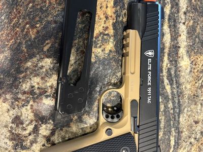 Elite force 1911 TAC airsoft pistol