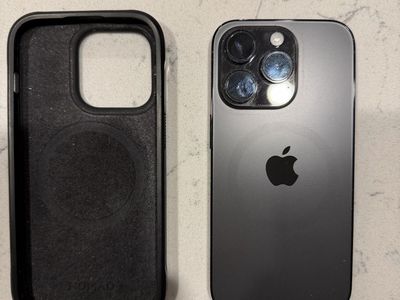 iPhone 14 Pro - Space Black - Excellent Condition + Nomad Rugged Case (Olive Green)