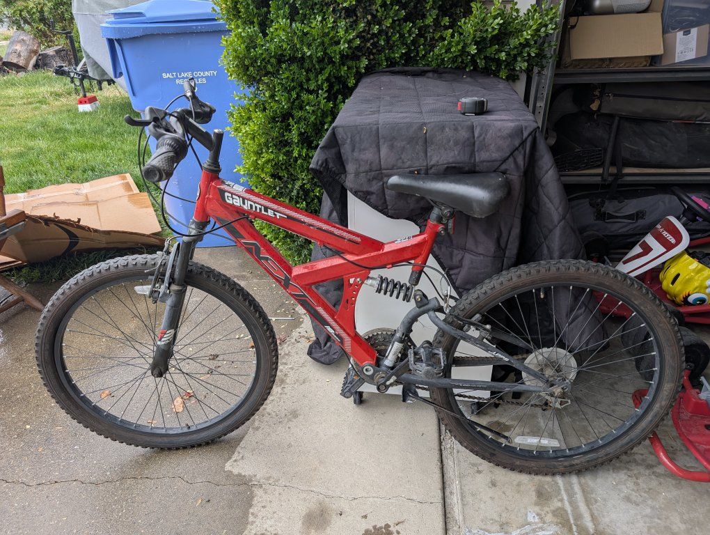 Gauntlet FSX Red Mountain Bike - Full Suspension, 24-inch Wheels