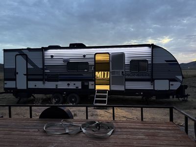 Pioneer 27’ BH (bunk beds)