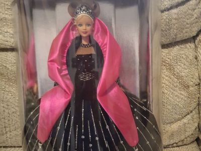 1998 Happy Holidays Barbie Special Edition Collector Doll NIB
