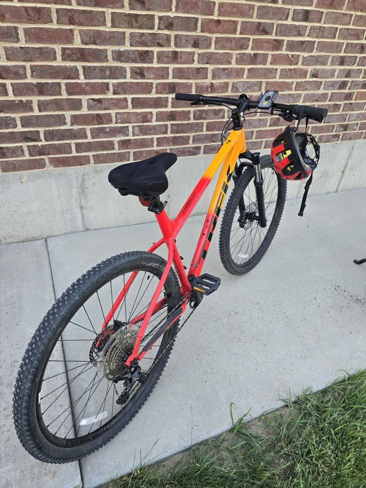 Trek Marlin 7 Mountain Bike(XL)