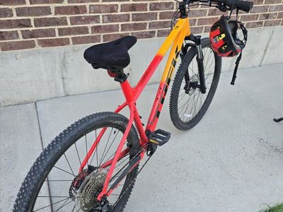 Trek Marlin 7 Mountain Bike(XL)