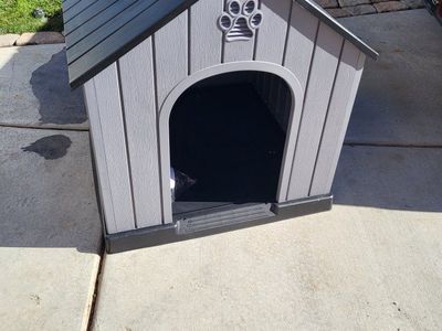 Large Outdoor Dog House
blk/gray*