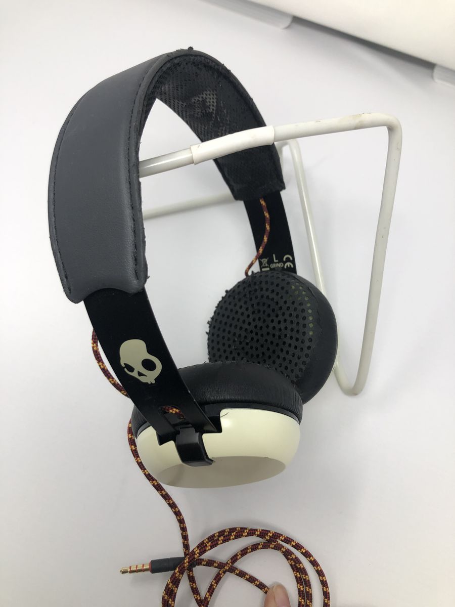 Skullcandy On-Ear Wired Headphones – Stylish Cream & Black