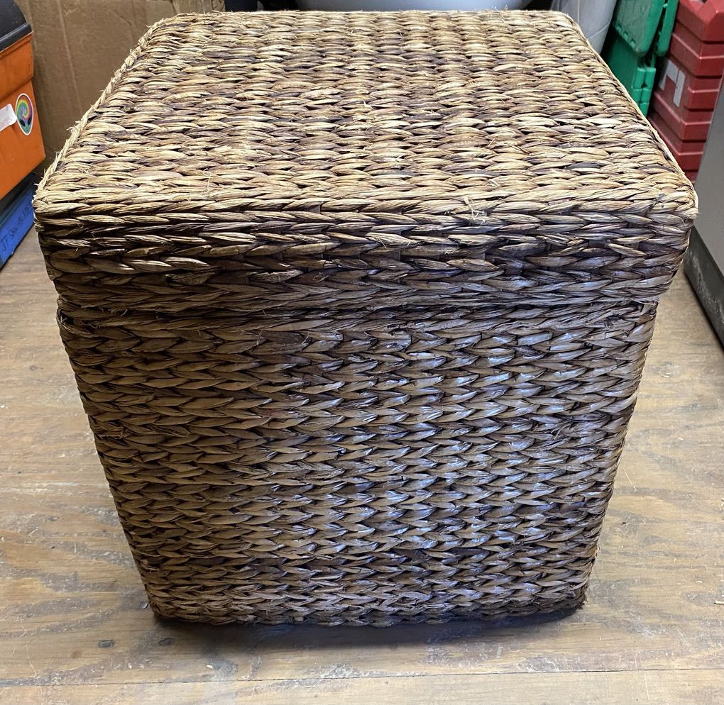 Woven storage basket