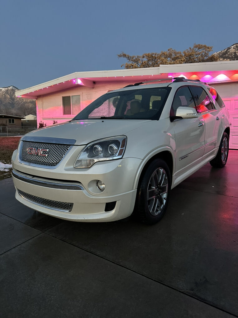 2012 GMC ACADIA Denali