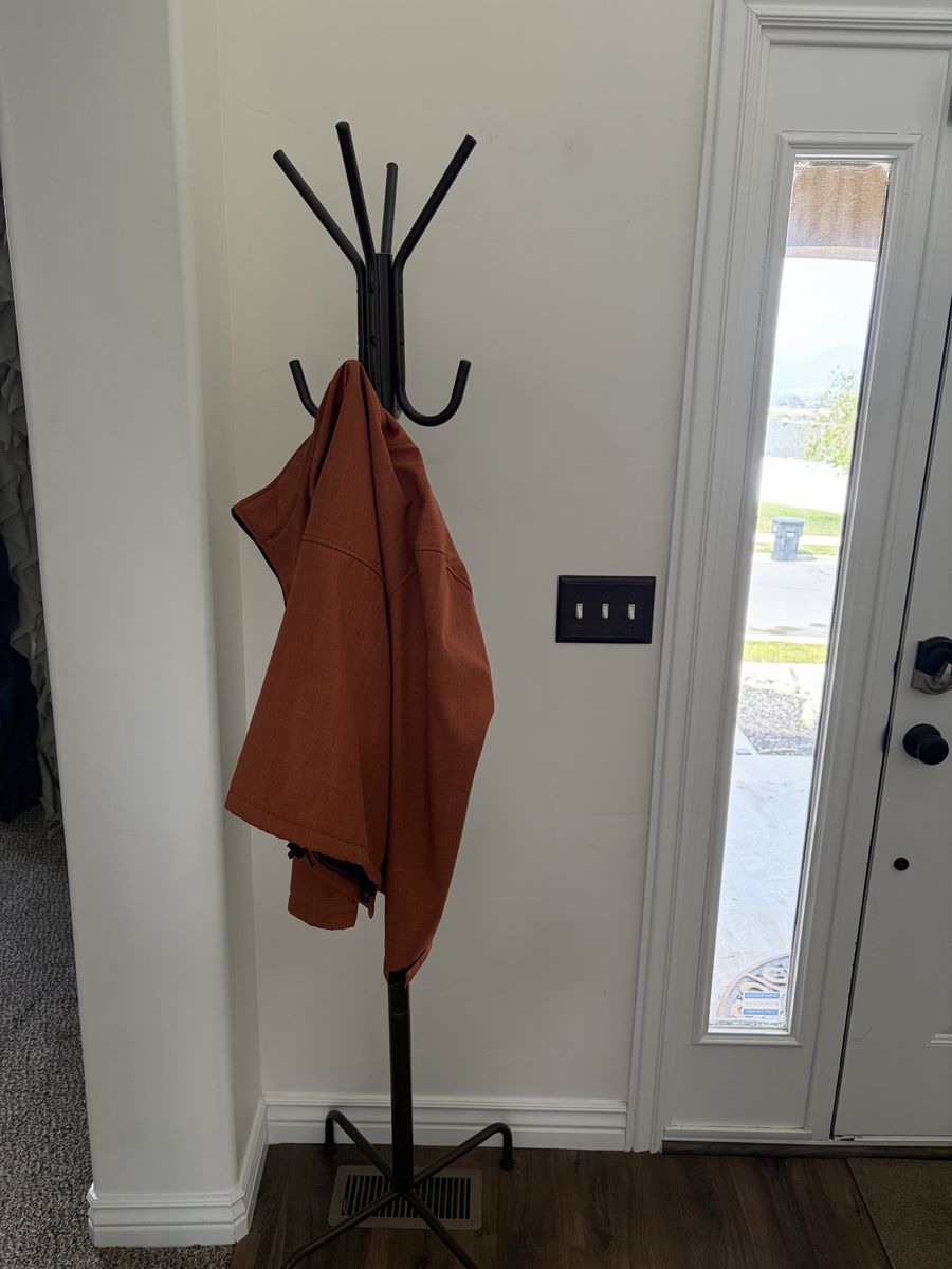 Standing coat rack