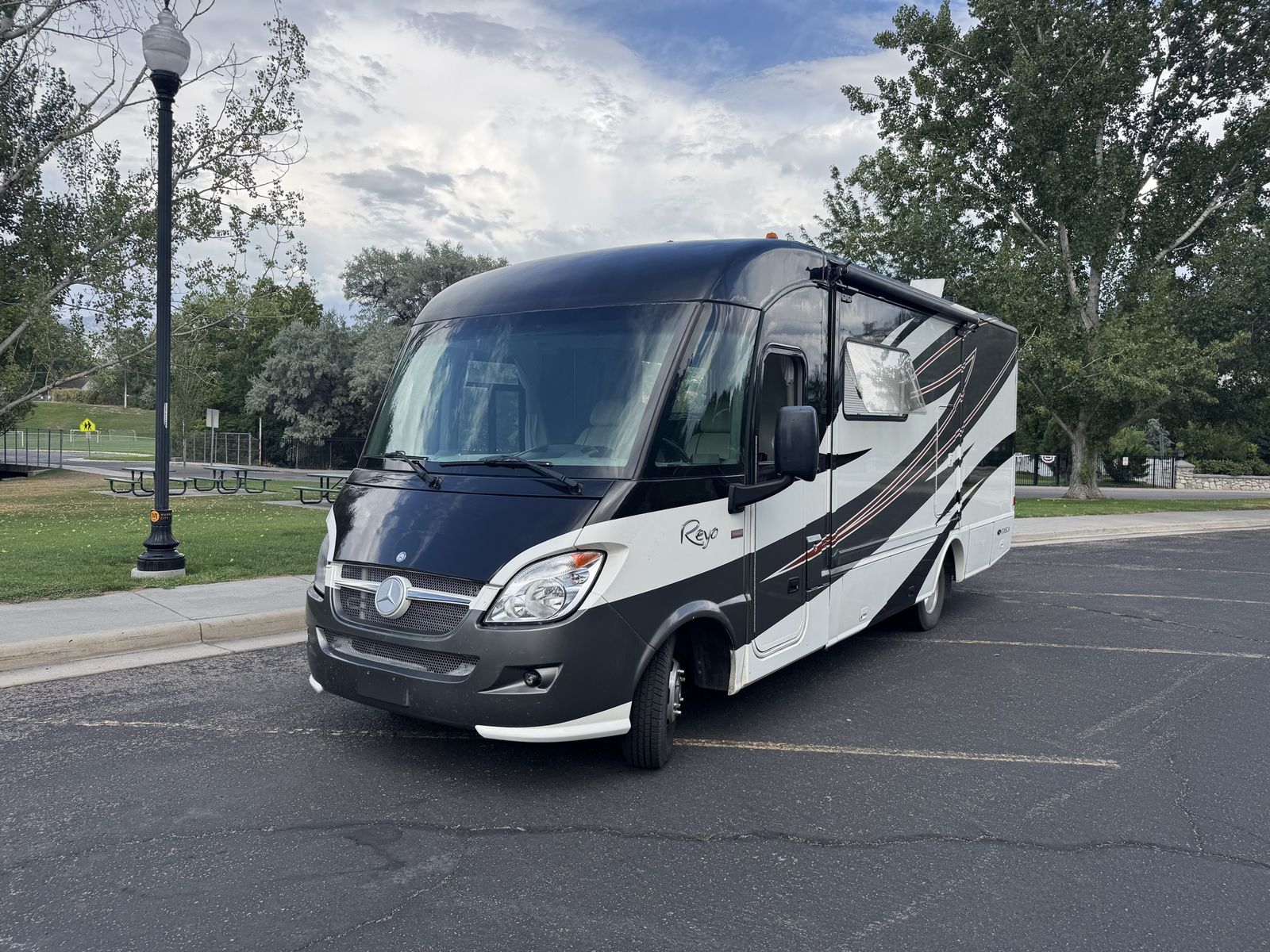 2014 Itasca Reyo 25T Motorhome