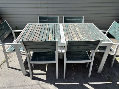 Outdoor Patio Table And Six Chairs
