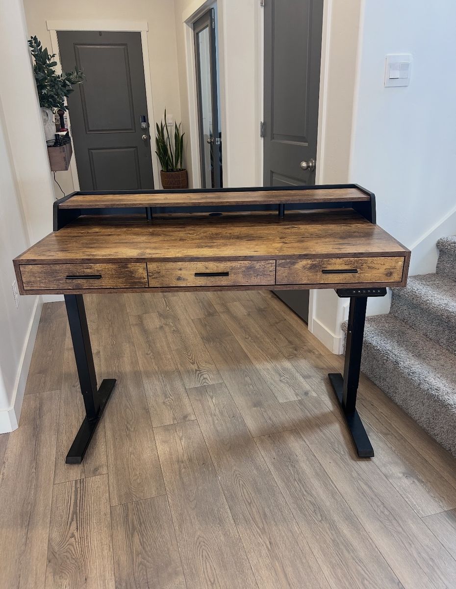 Standing desk