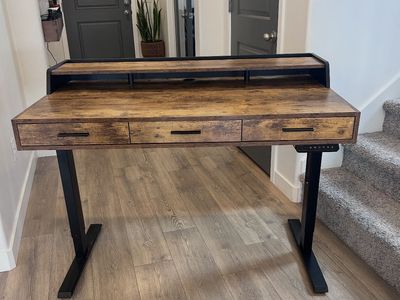 Standing desk