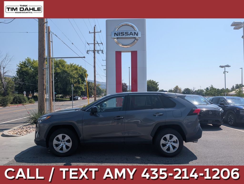 2023 Toyota RAV4 LE