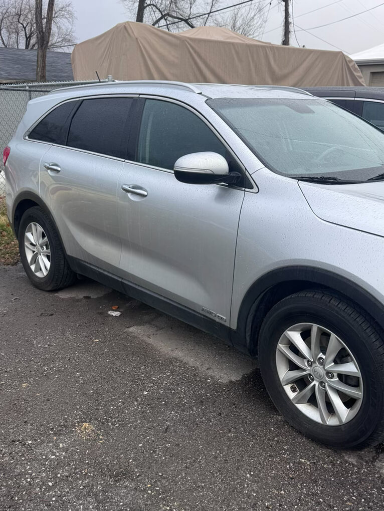2018 KIA SORENTO LX V6