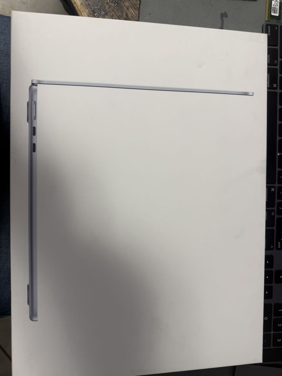 BRAND NEW 2025 MACBOOK AIR SKY BLUE M4 PROCESSOR NEW IN BOX W/APPLECARE