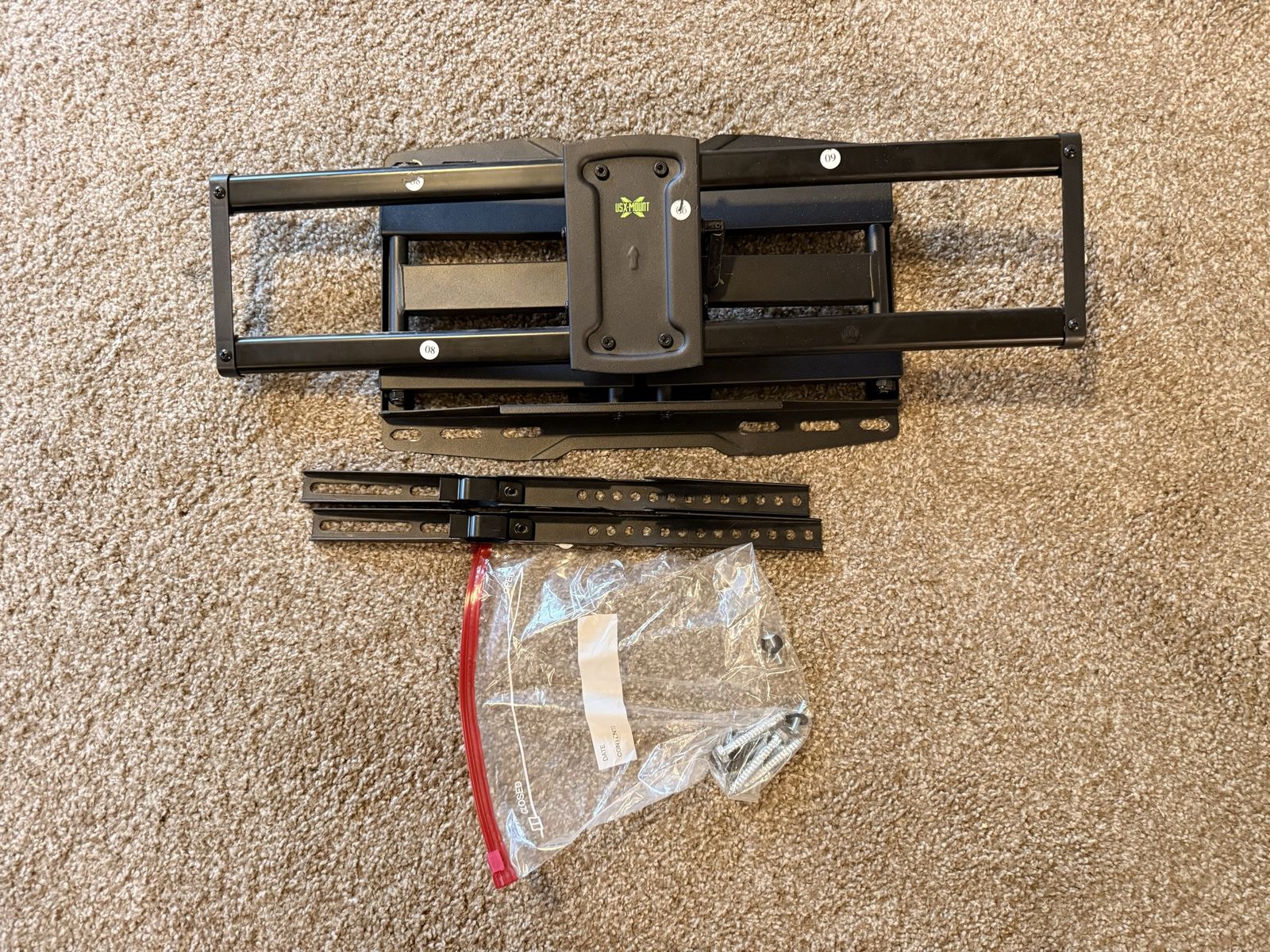 Full-Motion TV Wall Mount for 42-90" TVs, Extend/Swivel/Tilt