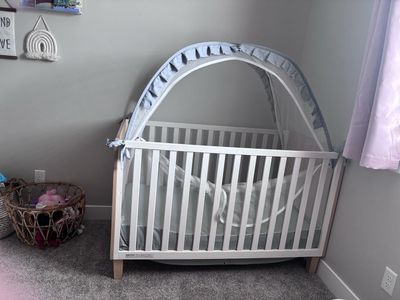 Like new crib and mattress