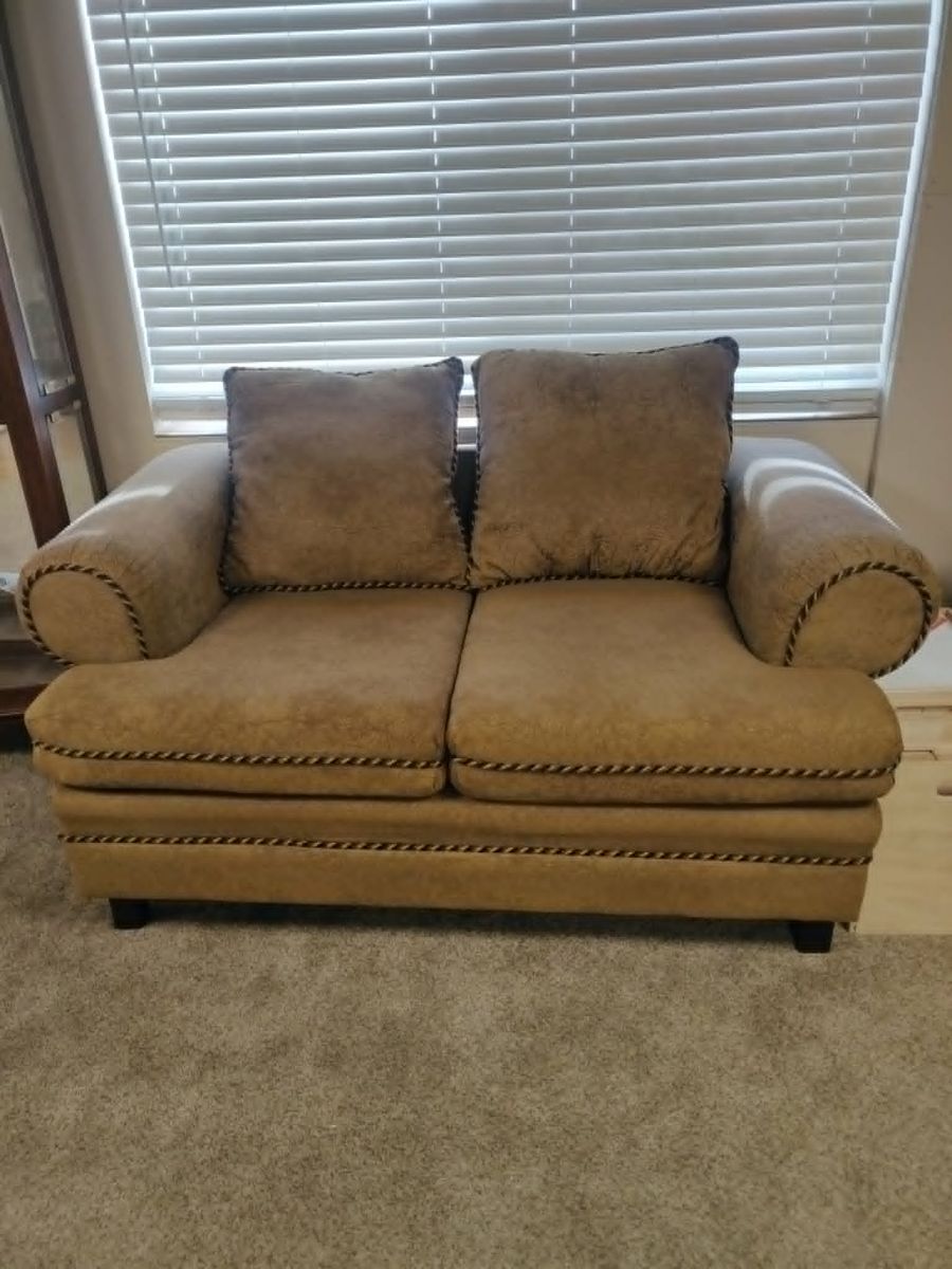 Like new Loveseat