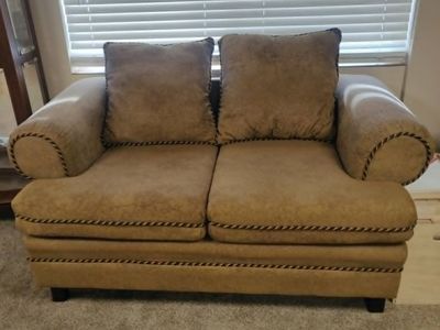 Like new Loveseat