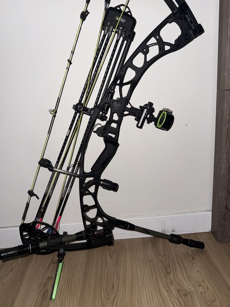 Hoyt Alpha Ax-2 LH