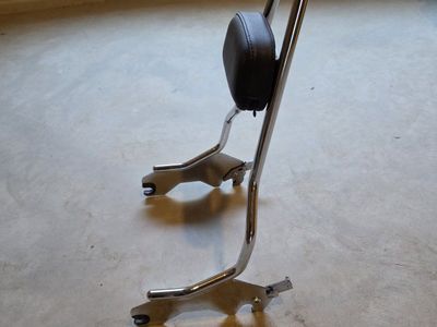 sissy bar