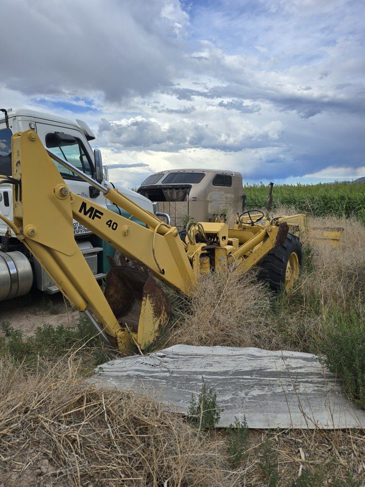 Massey Ferguson MF 40 Backhoe Loader 