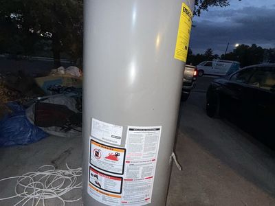 NEED GONE Rheem 40-Gal Gas Water Heater
