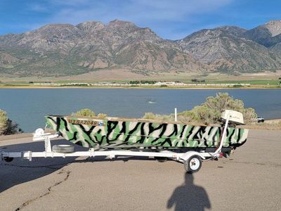 14 FT Aluminum Boat 20 HP Johnson