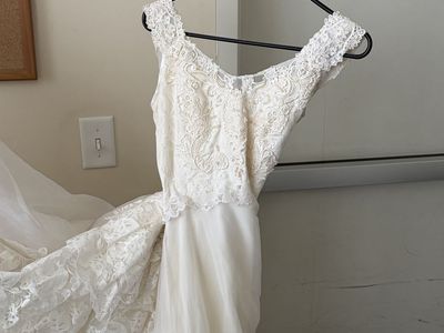 Vintage Ivory Lace Wedding Dress with Button Back Detail