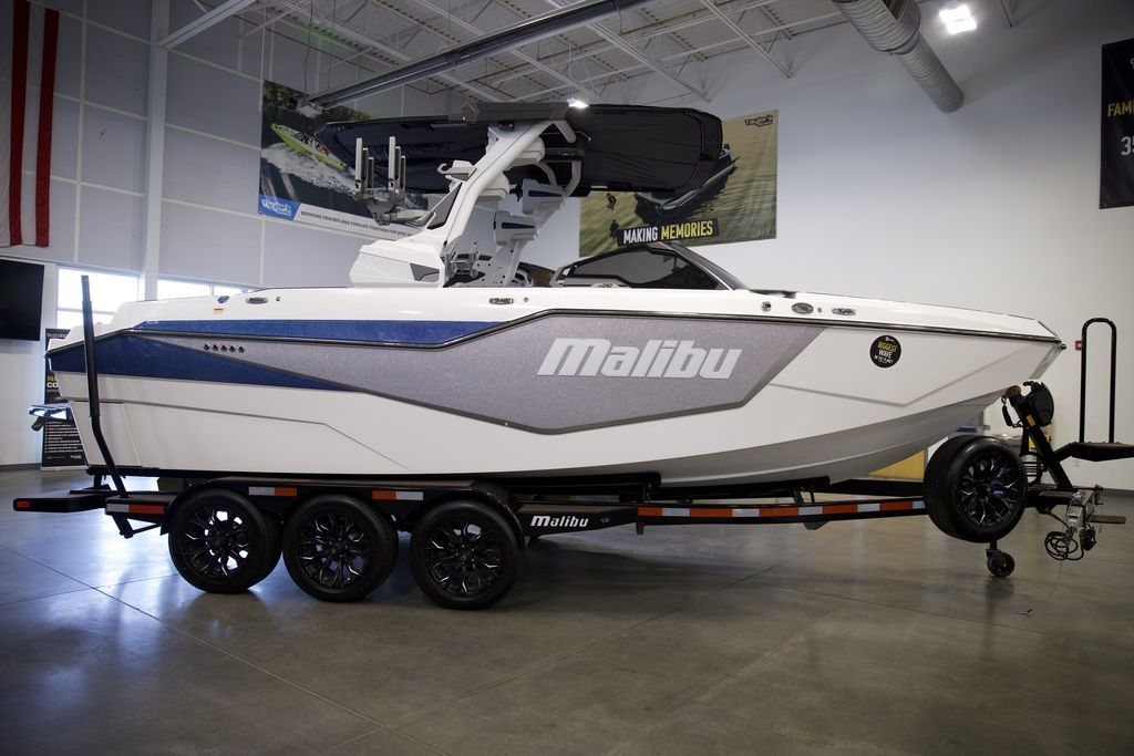 2026 Malibu Boats M242