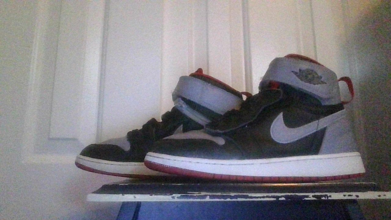 Nike Air Jordan 1 High FlyEase