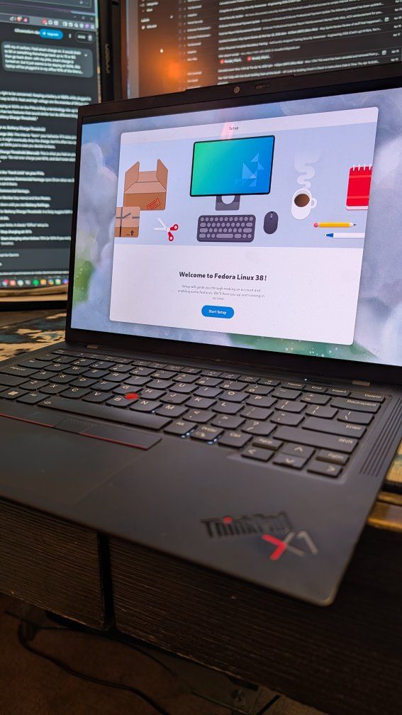 Lenovo Thinkpad X1 Carbon Gen 11 Linux Edition