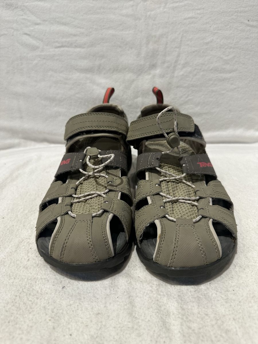 Teva women’s size 9 khaki closed toe, hiking sandals