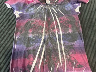 Xhilaration Women's Purple Pink Graphic Print Short Sleeve Top Size L