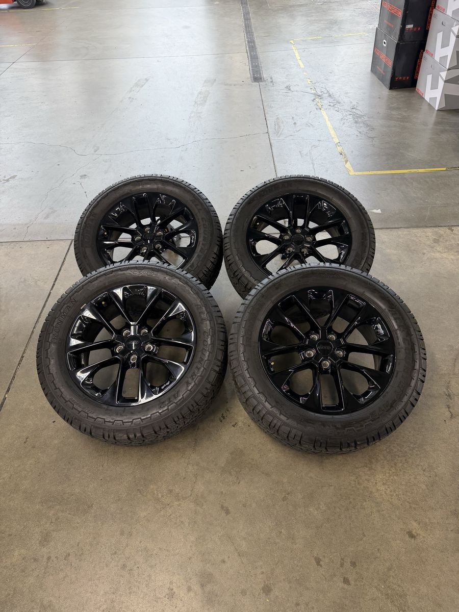 NEW 2025 jeep gladiator OEM 20in wheels/ 275/55/20