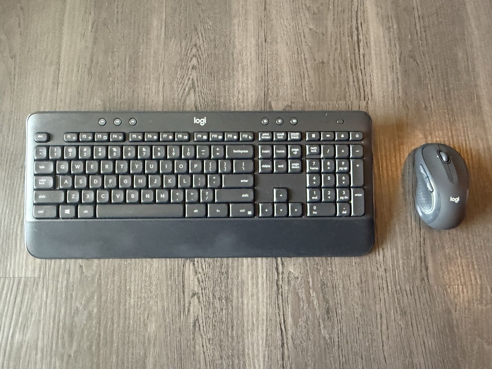 Logitech Wireless Keyboard + Mouse