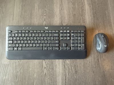 Logitech Wireless Keyboard + Mouse