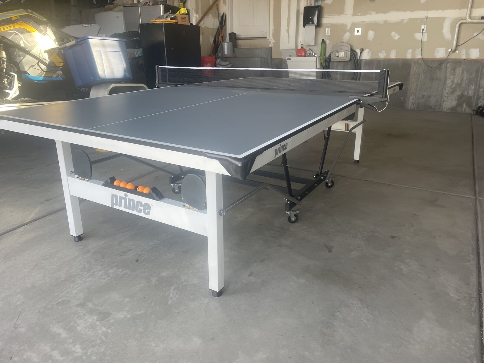 LIKE NEW Ping pong table for sale
