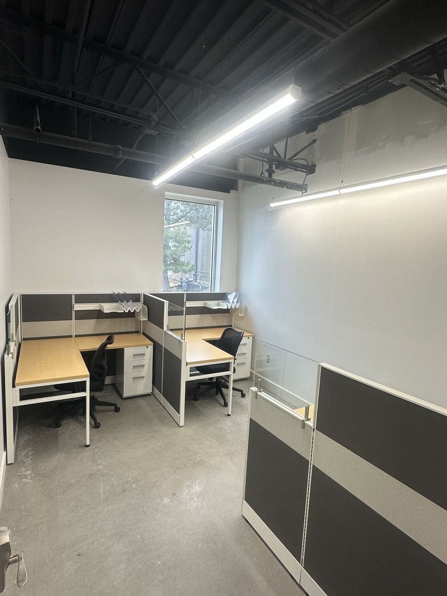 5’ x 5’ Cubicles – Excellent Condition