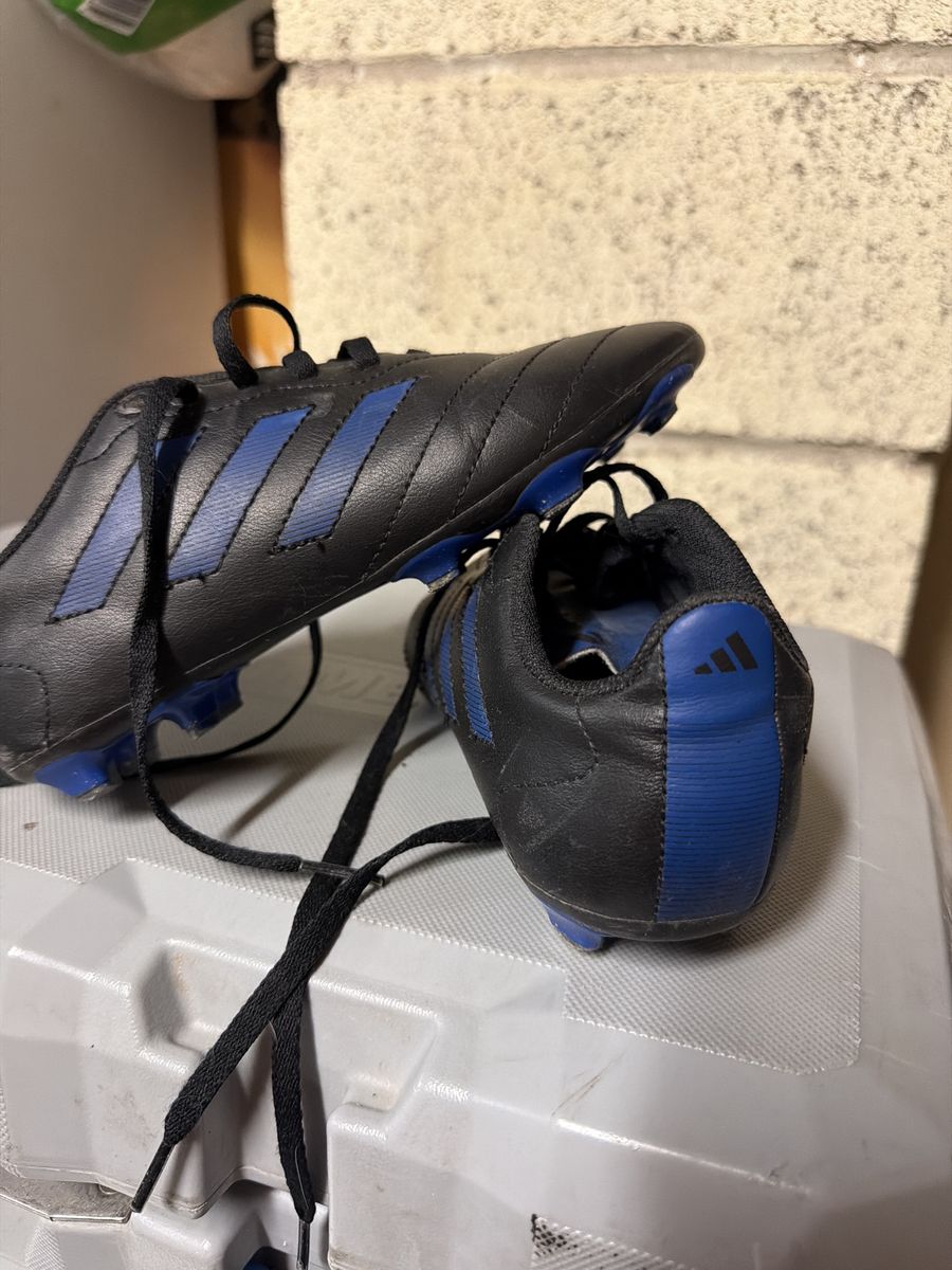Adidas soccer cleats -size 4